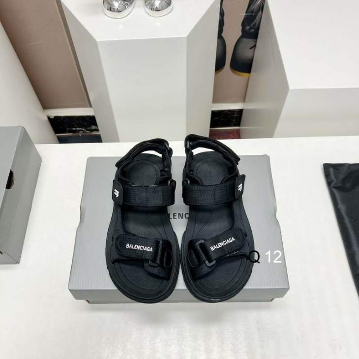 Picture of Balenciaga Slippers _SKUBalenciagasz35-457CJ04013391